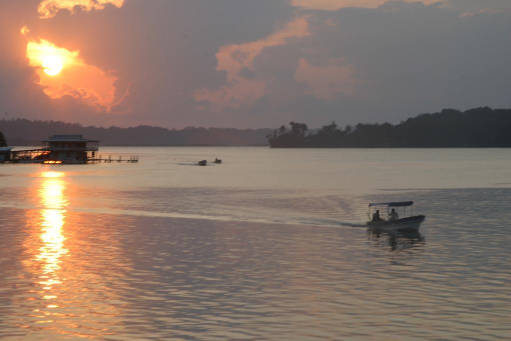 Bluff Beach Retreat Bocas del Toro Zewnętrze zdjęcie